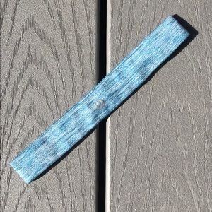 Lululemon thin aqua headband